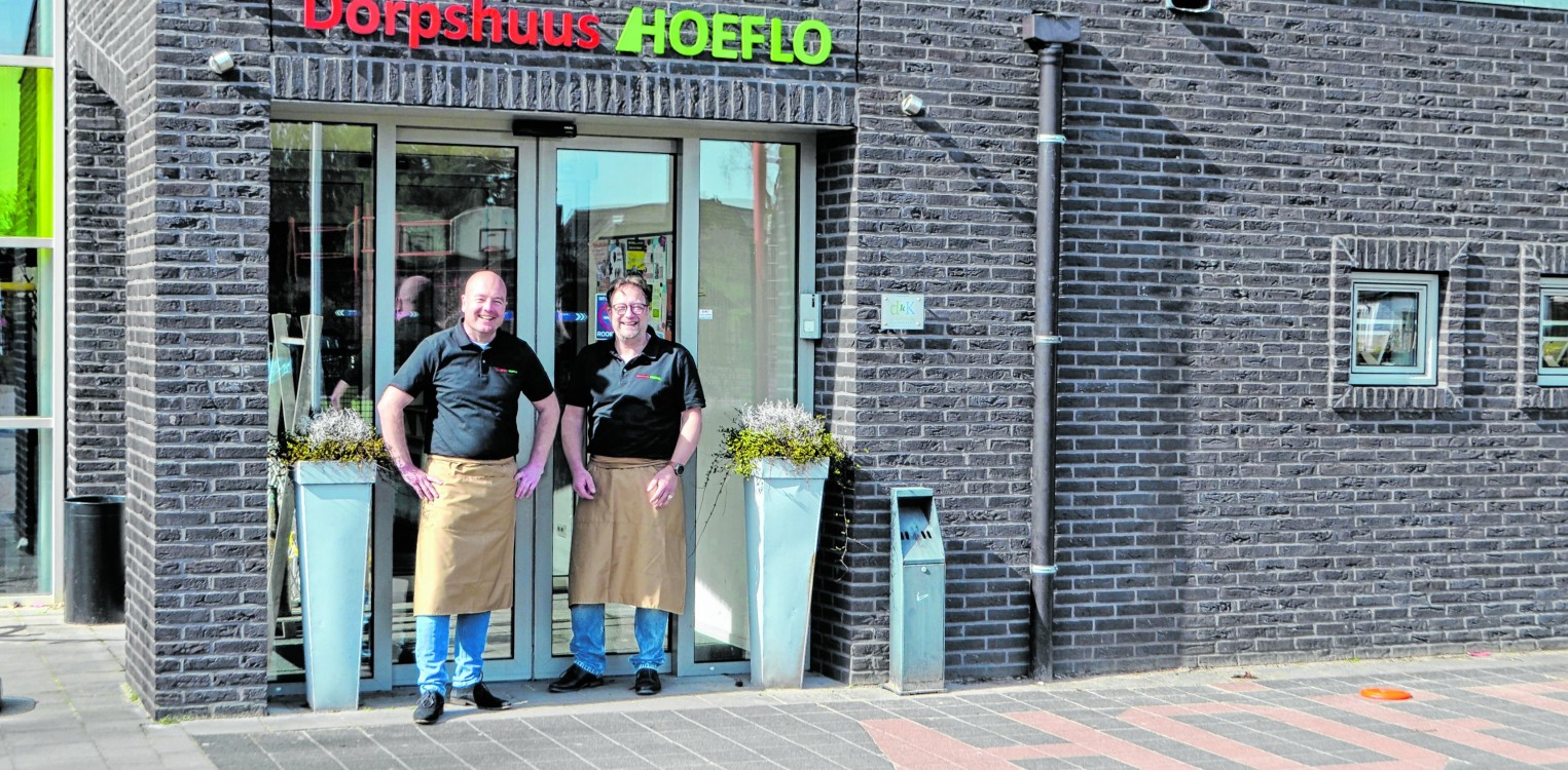 Dorpshuus Hoeflo als stralend  middelpunt van Harfsen