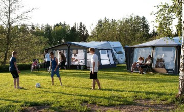 Waarom ver weg kamperen als het ook in de buurt kan?