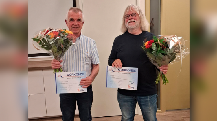 Twee broers samen 100 jaar lid van Soli Deo Gloria Harfsen