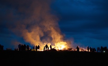 Paasvuur en  lichtjesoptocht in Epse
