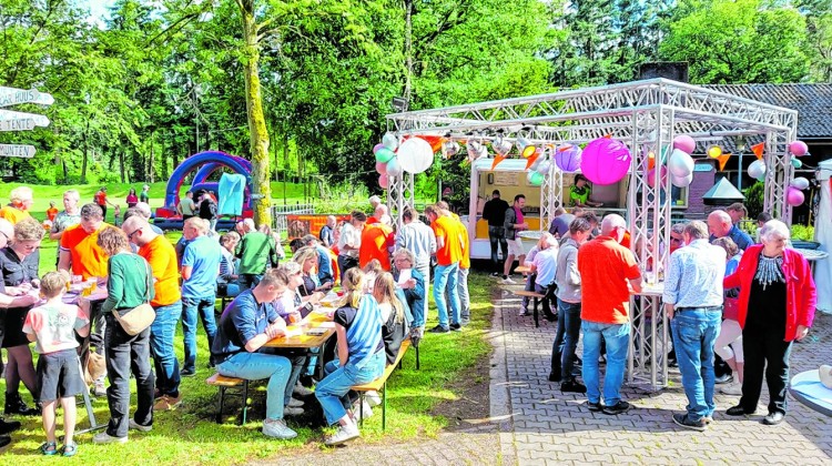 Het Dochterens Tentfeest 2025: een dag vol actie, muziek en gezelligheid!