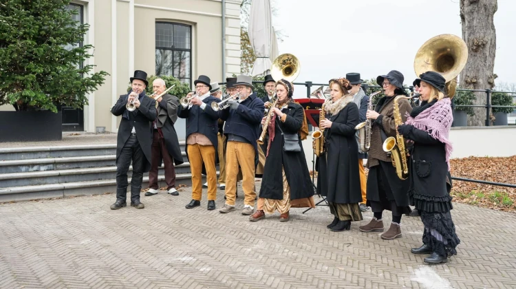 Oliebollenactie en slotconcert van muziekvereniging Concordia