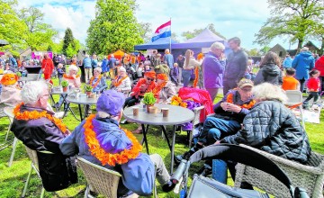 Traditioneel en gezellig Koningsdag  op de Roskamweide