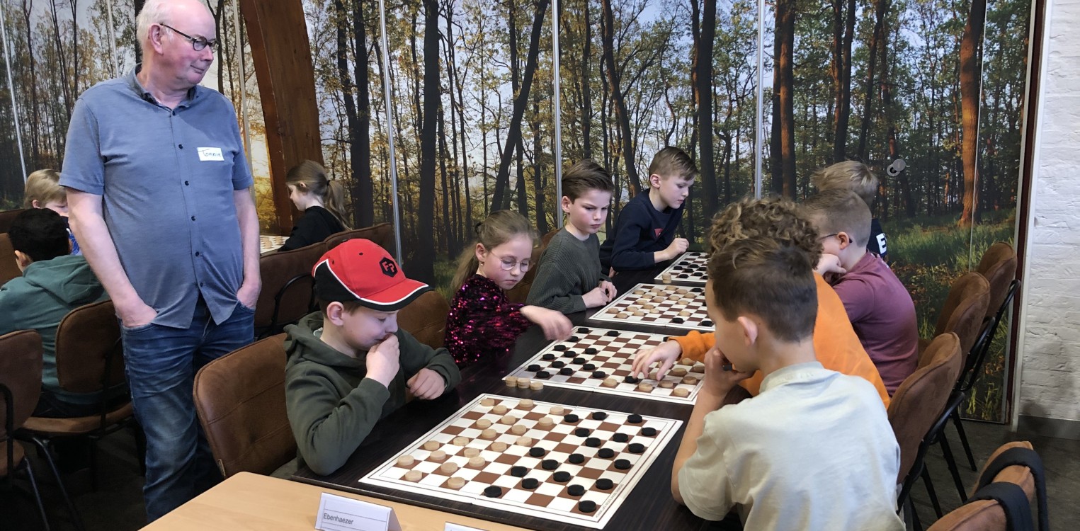 Branink tweede op halve finale Gelderland Schooldammen Welpen in Laren