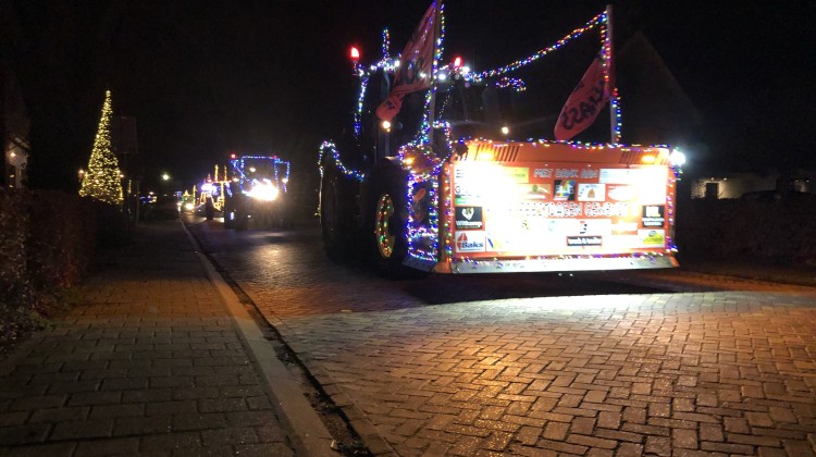 Lochem licht op tijdens Verlichte Trekker-Kerst Route