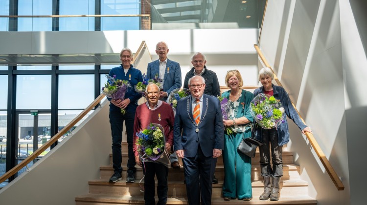 12 inwoners onderscheiden tijdens lintjesregen in gemeente Lochem