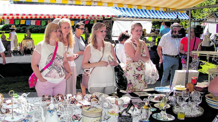 Antiek-Curiosa-Brocantemarkt: Montmartre Lochem