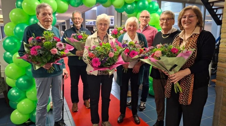 Jubilarissen in het zonnetje gezet bij De Hoge Weide