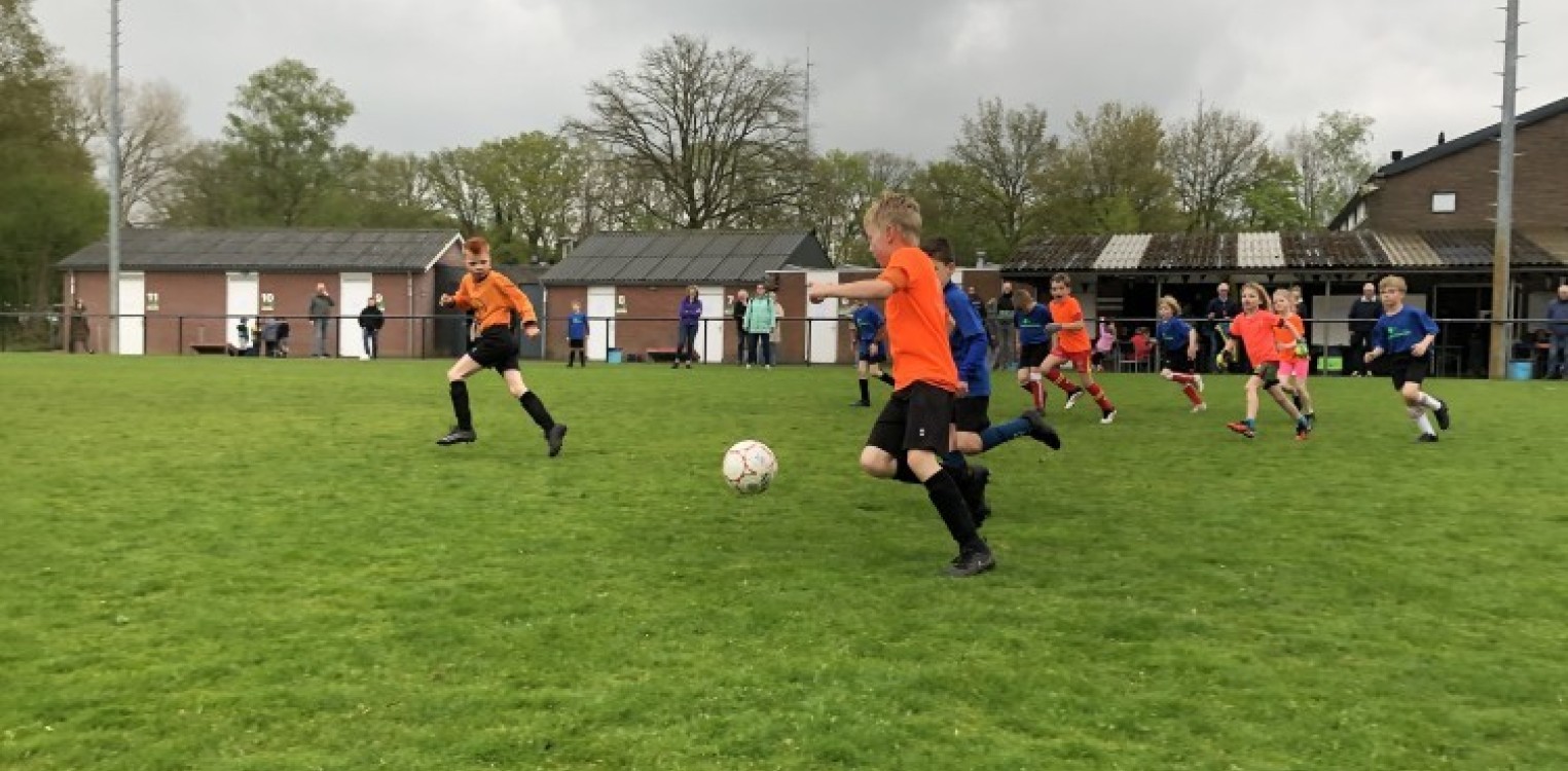 Schoolvoetbaltoernooi bij Witkampers op 15 april