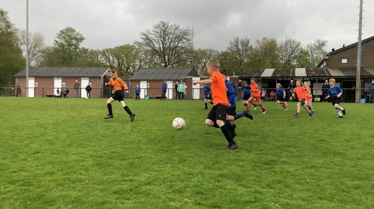 Schoolvoetbaltoernooi bij Witkampers op 15 april