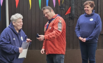 Marja Hiethaar viert jubileum 50 jaar lidmaatschap bij Scouting Kompasnaald Gorssel