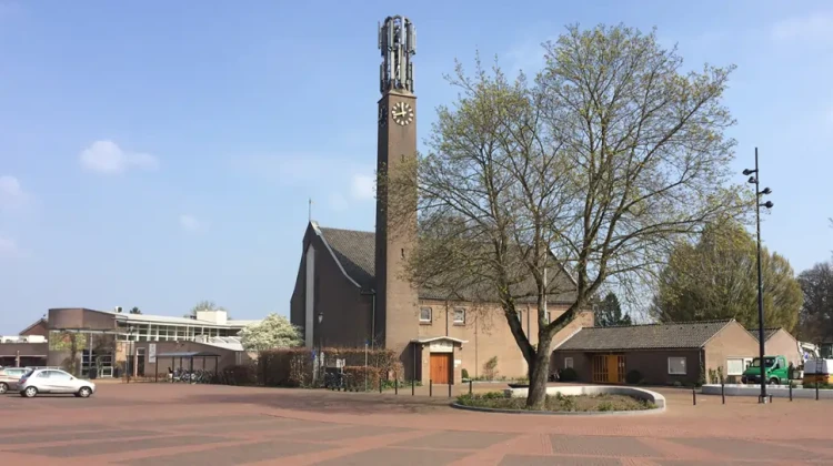 Gedenkplek ingericht na tragisch ongeval in Eefde