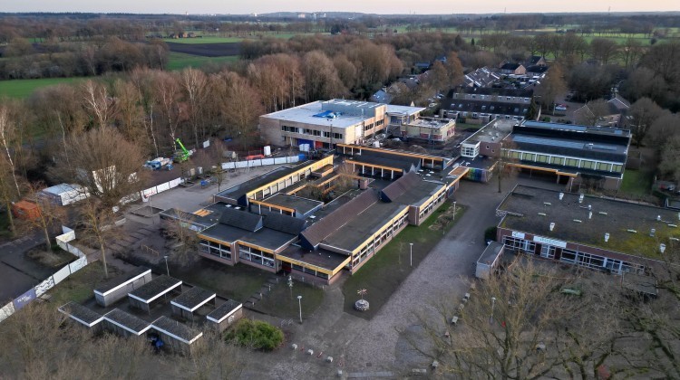 Nieuw schoolgebouw in Laren opent haar deuren