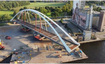 Brug op haar plek: zaterdag is het zover