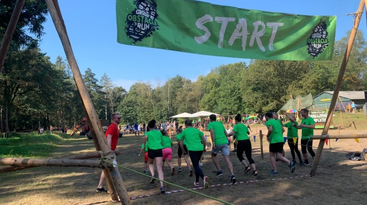 Geslaagde Graaf Obstacle Run onder perfecte omstandigheden