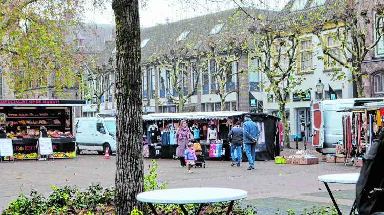 Vertrouwde gezichten op weekmarkt in Lochem