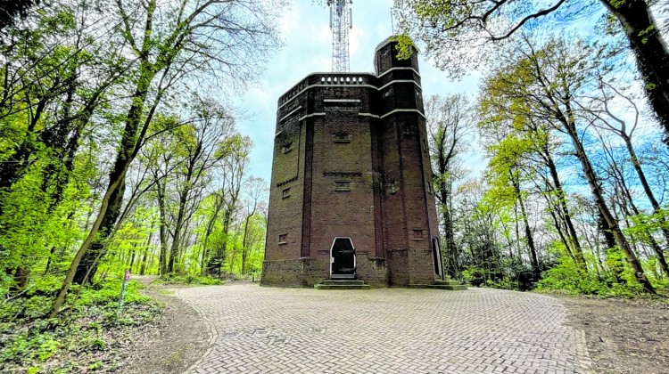 Monumentale watertoren op de Lochemse Berg