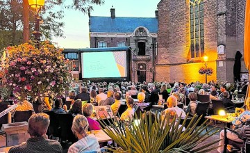 Film kijken in de buitenlucht