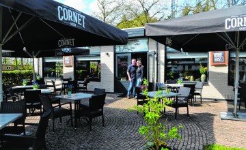 Berry en Konni openen met veel plezier hun  vernieuwde brasserie de Waterjuffer in Harfsen