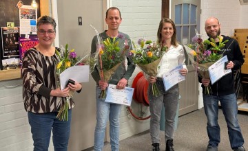 Muziekvereniging Apollo huldigt jubilarissen tijdens nieuwjaarsbijeenkomst