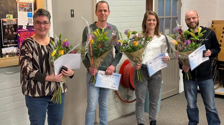 Muziekvereniging Apollo huldigt jubilarissen tijdens nieuwjaarsbijeenkomst