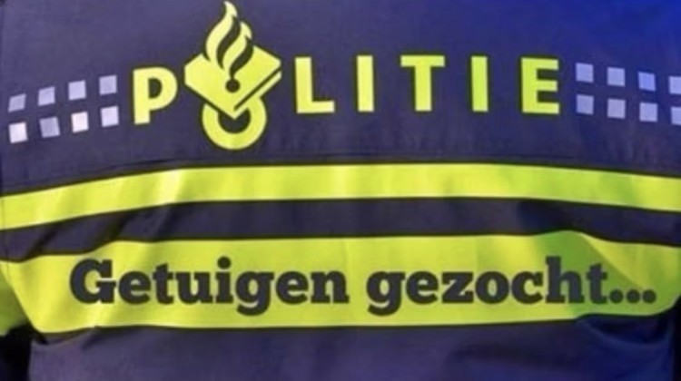 Aanrijding tussen wielrenner en auto in Laren