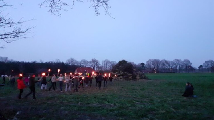 Paasvuur en fakkeltocht in Barchem op Eerste Paasdag