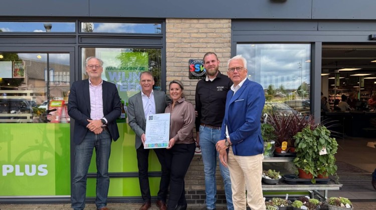 PLUS Versluis in Eefde ontvangt Super Supermarkt Keurmerk