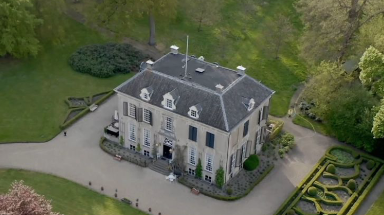 Openluchtdienst “Mañana“ bij Kasteel Oolde