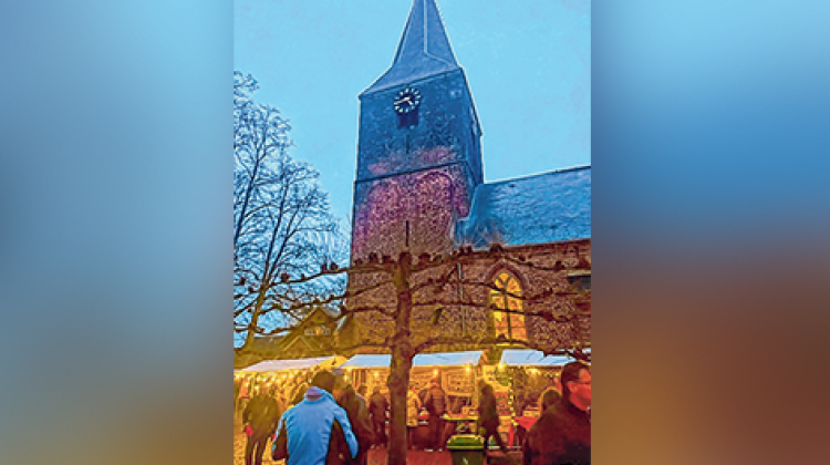 Kerkplein Almen wordt decor voor kerstmarkt op 21 december