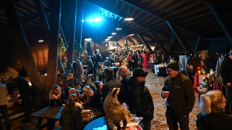 Winterse gezelligheid bij kerstfair Schaapskudde De Belhamel in Warnsveld