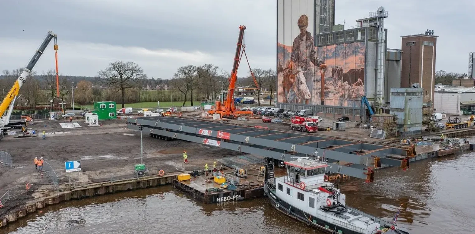 BAM laat beschadigde brugdelen Nettelhorsterbrug vervangen