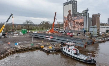 BAM laat beschadigde brugdelen Nettelhorsterbrug vervangen