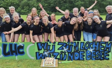 Dames O25-1 van Lochemse Hockey Club Ongeslagen Kampioen