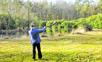 Nieuwe startplek voor midwinterhoornwandeling in Laren