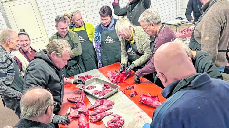 Lochem maakt kennis met wild vlees: 'Er is zoveel lekkers'