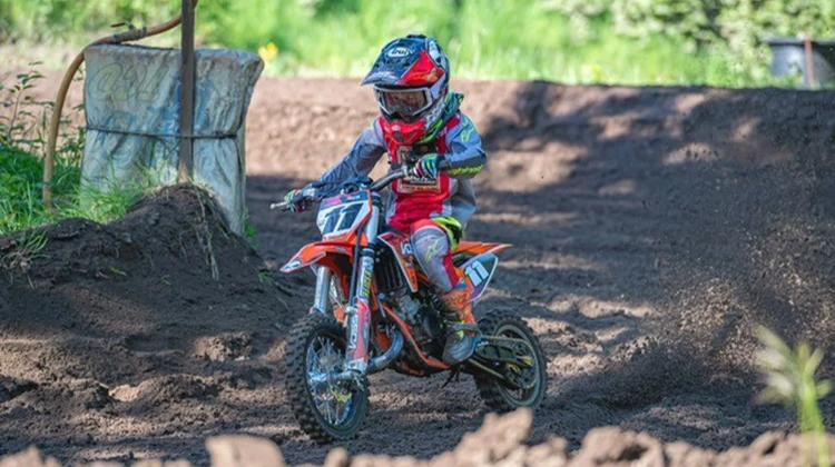 Zesjarige Wim Rietman uit Eefde naar GP Engeland voor MXE Junior-klasse