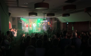 Humor voert boventoon bij 45e playbackshow in Almen