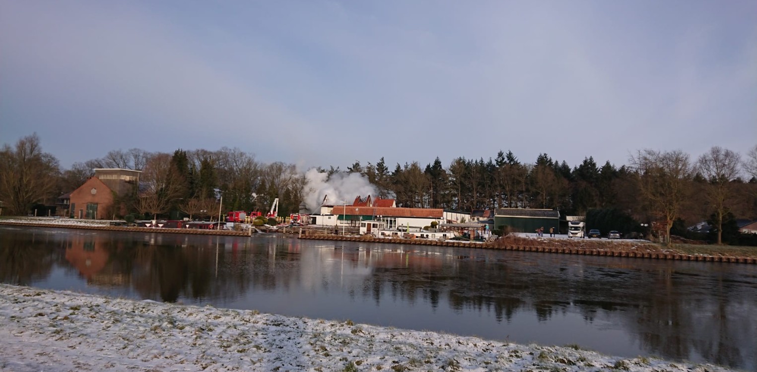 Grote brand bij zalencentrum De Aanleg in Almen
