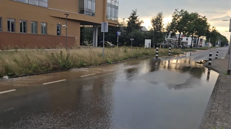 Lekkage aan de Hanzeweg in Lochem