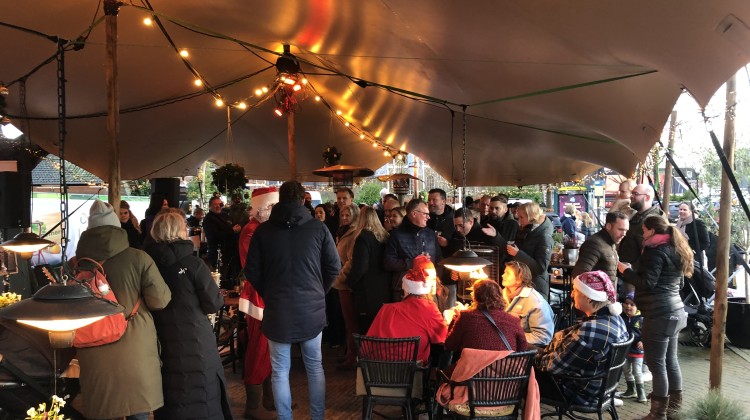 Larense Kerstmis brengt dorp in kerstsfeer