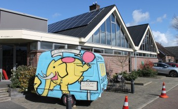 Bezoekers genieten van Muziek- en beleeffestival de Gele Olifant in Laren