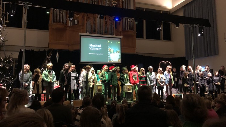 Kinderen brengen Kerstverhaal tot leven in Laren