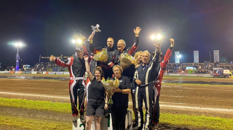 Thuiswedstrijd voor Tractorpulling Team Hurricane uit Laren bekroond met eerste plek