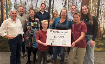 Opbrengst Laornse Spullenmarkt naar jeugd van Apollo