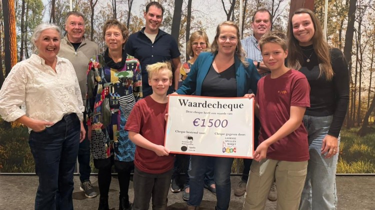Opbrengst Laornse Spullenmarkt naar jeugd van Apollo