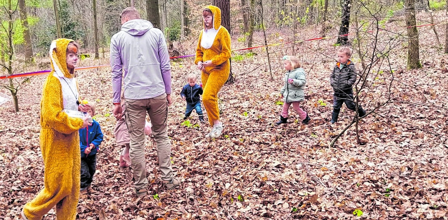 Eieren zoeken op de Kale Berg tijdens Palmpasen