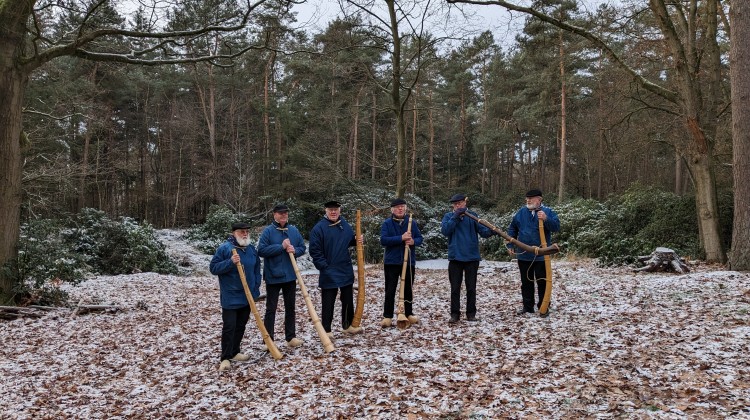 Midwinterhoornblazers op Schapenmeer