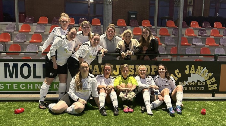 Witkampers Vrouwen 30+ kampioen