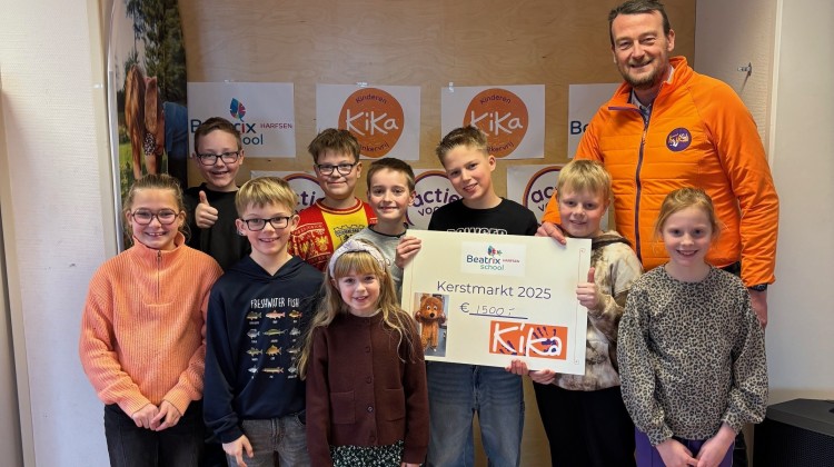 Beatrixschool Harfsen doneert €1.500 aan Stichting KiKa